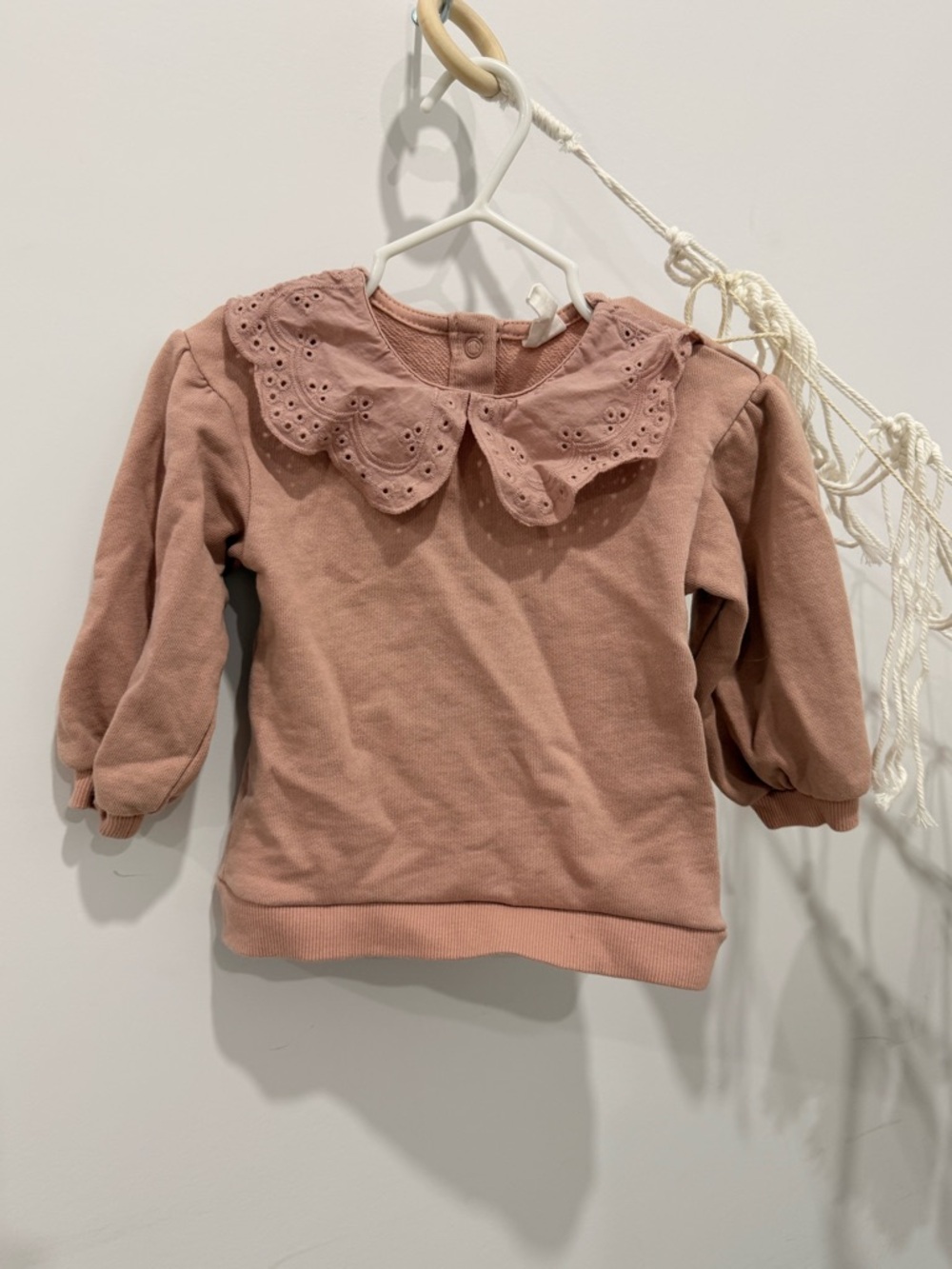 H&M Eyelet Collar Sweatshirt - Dusty Rose